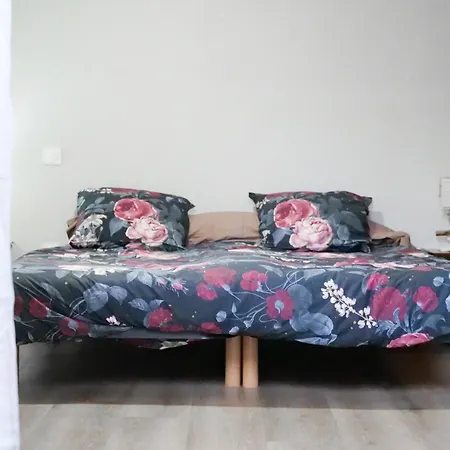 Souplex Sur Le Port Des Sables Pour 4 Personnes *